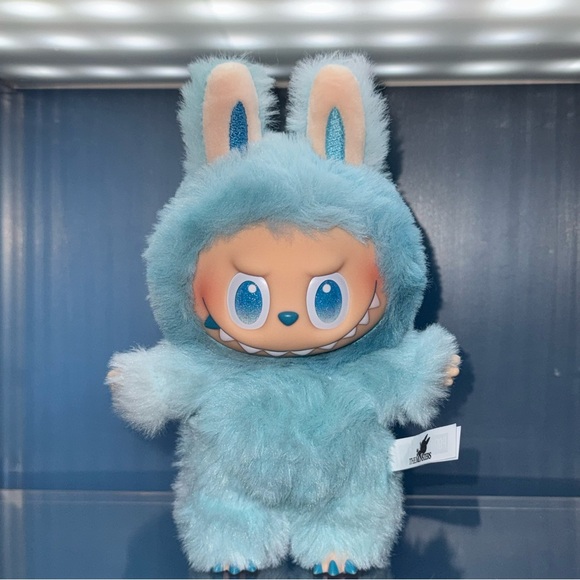 POP MART: HOPE LABUBU from THE MONSTERS Big Into Energy Series - Picture 2 of 5